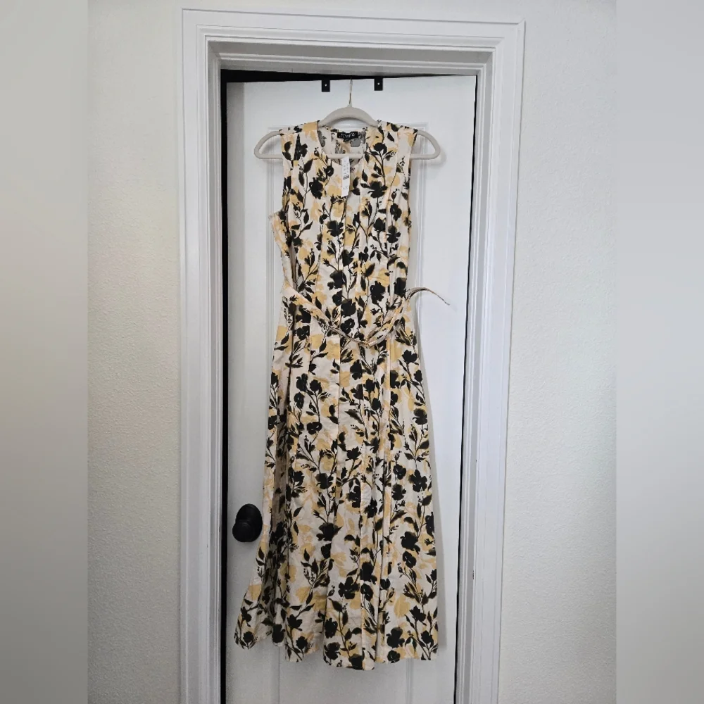 Floral Seamed midi dress with removable belt - Small